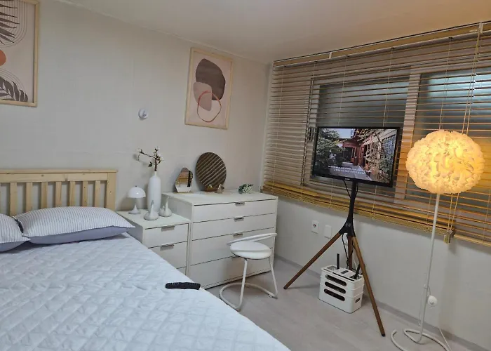Sillim Danggok Station Full-op Two